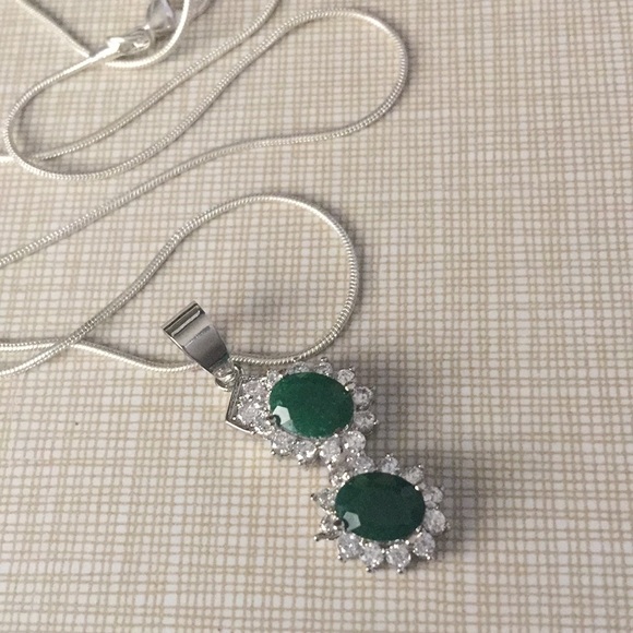 NEW classy elegant Emerald cz’s S925 pendant - Picture 3 of 8